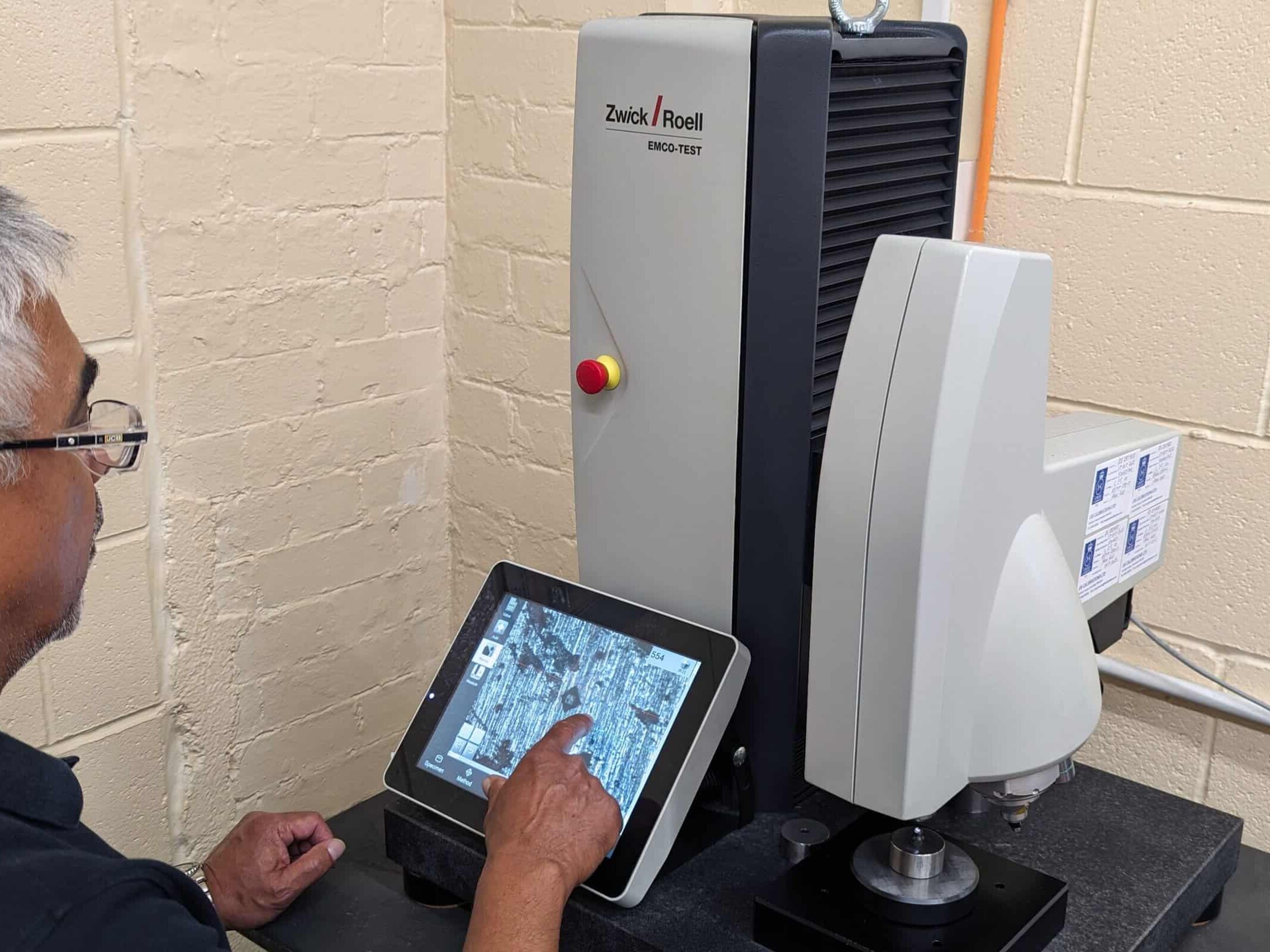 Vickers Test Scaled Uai Grease Nipple Manufacturer